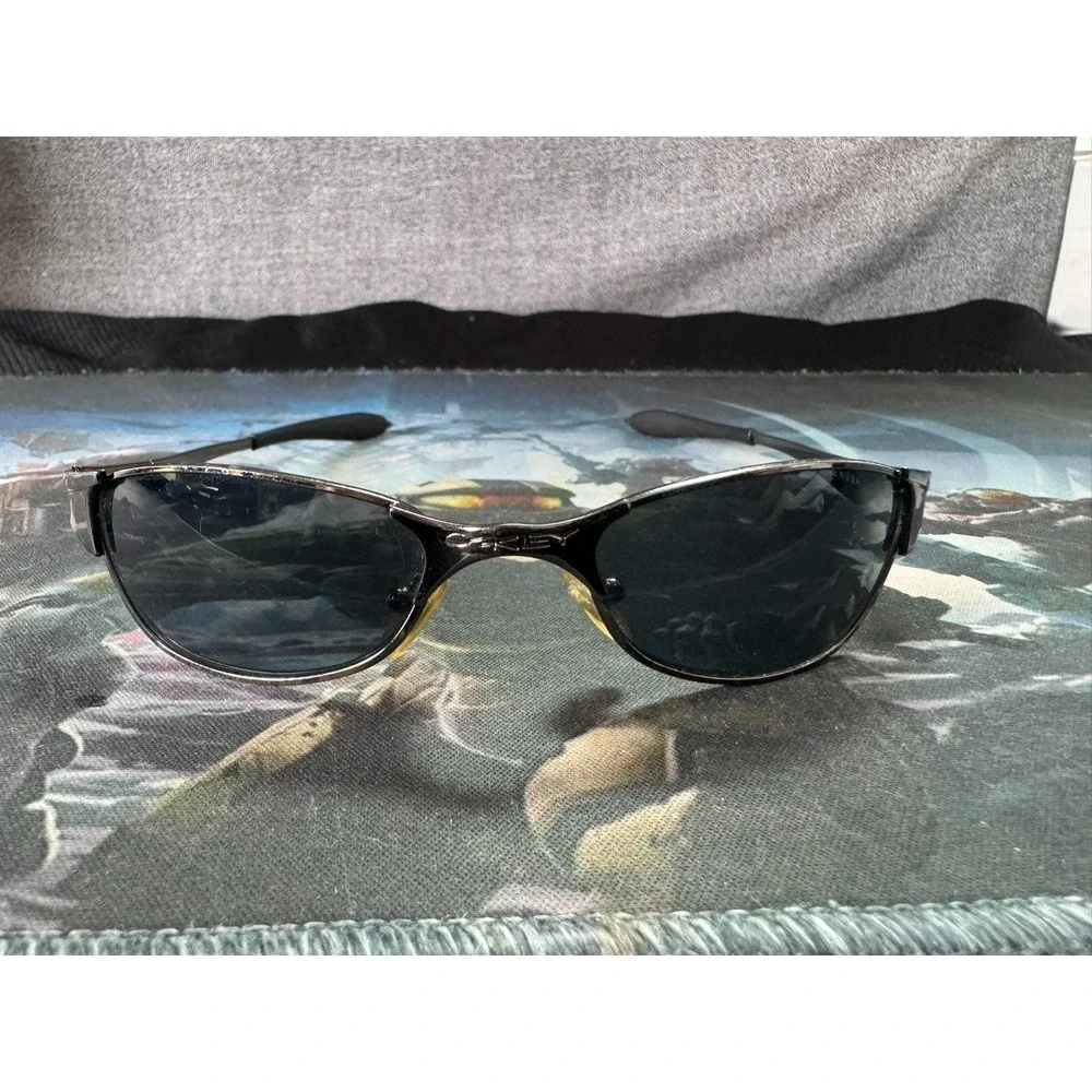 Vintage Oakley Wiretap 1.0 Men's Dark Blue Oval Lenses Sunglasses Frame Only